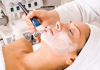 chemical peeling as a way to rejuvenate the skin